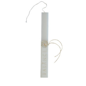 Πασχαλινή Λαμπάδα ιβουάρ με κόσμημα σκουλαρίκια καρδιές